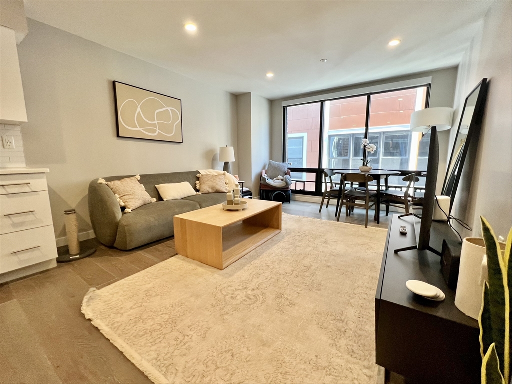 244 Hanover St, North End