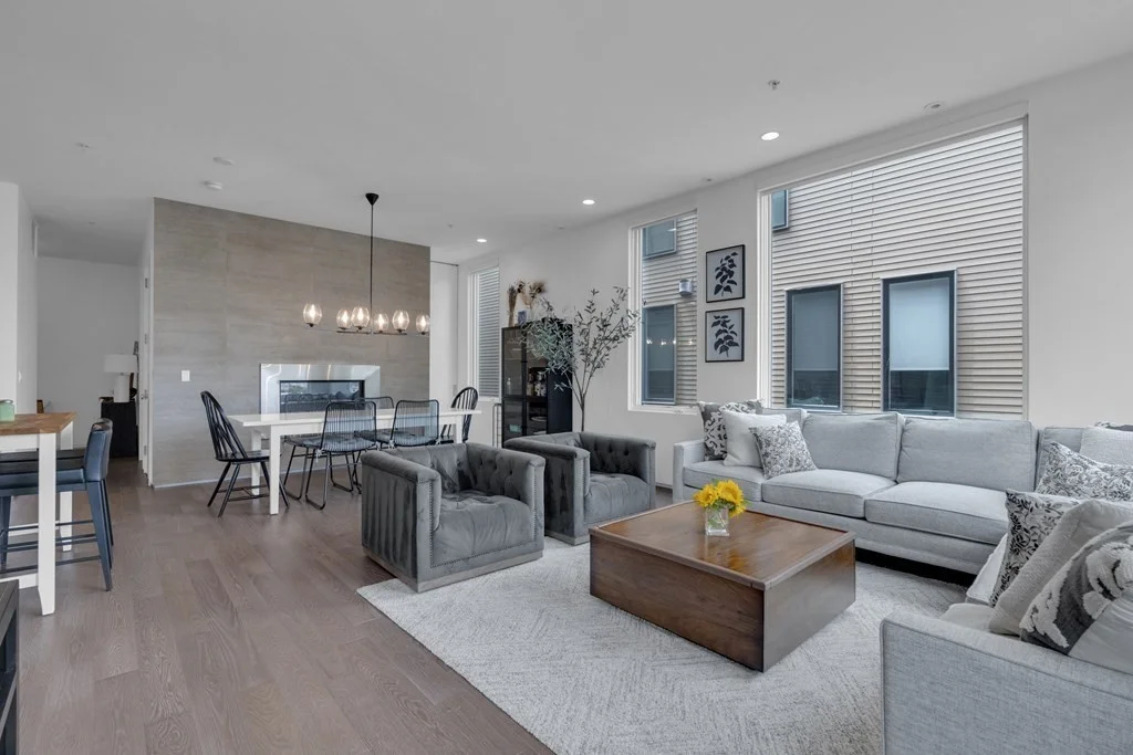 537 E 1st St, South Boston