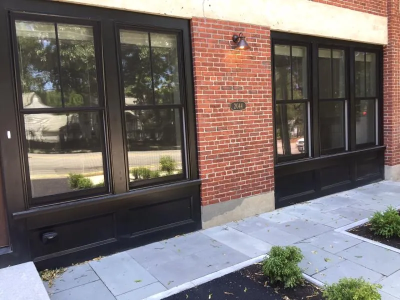 2044 Beacon St, Waban