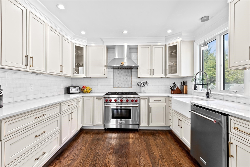110 Redwood Rd, Newton