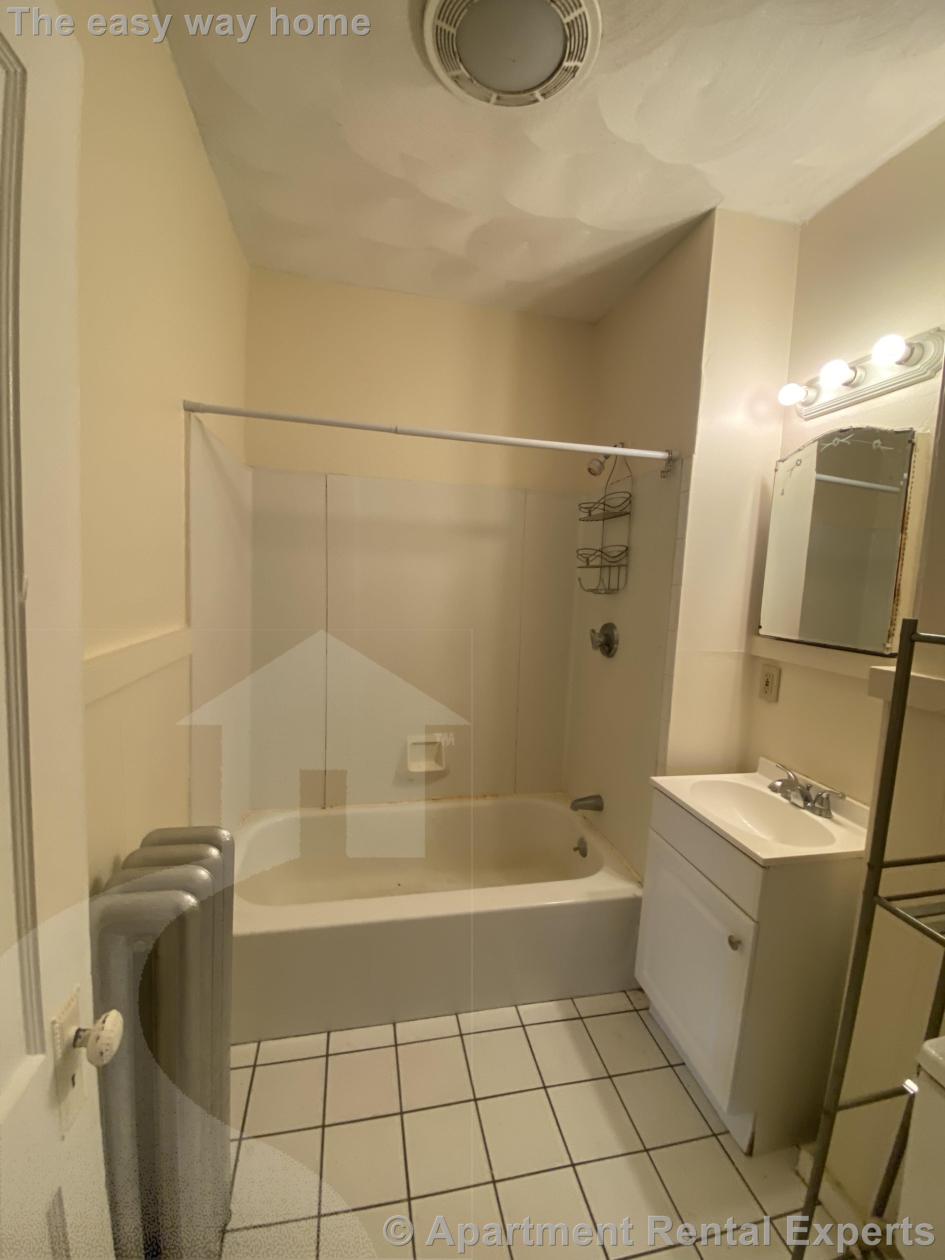 10 Pinkham Rd, Tufts