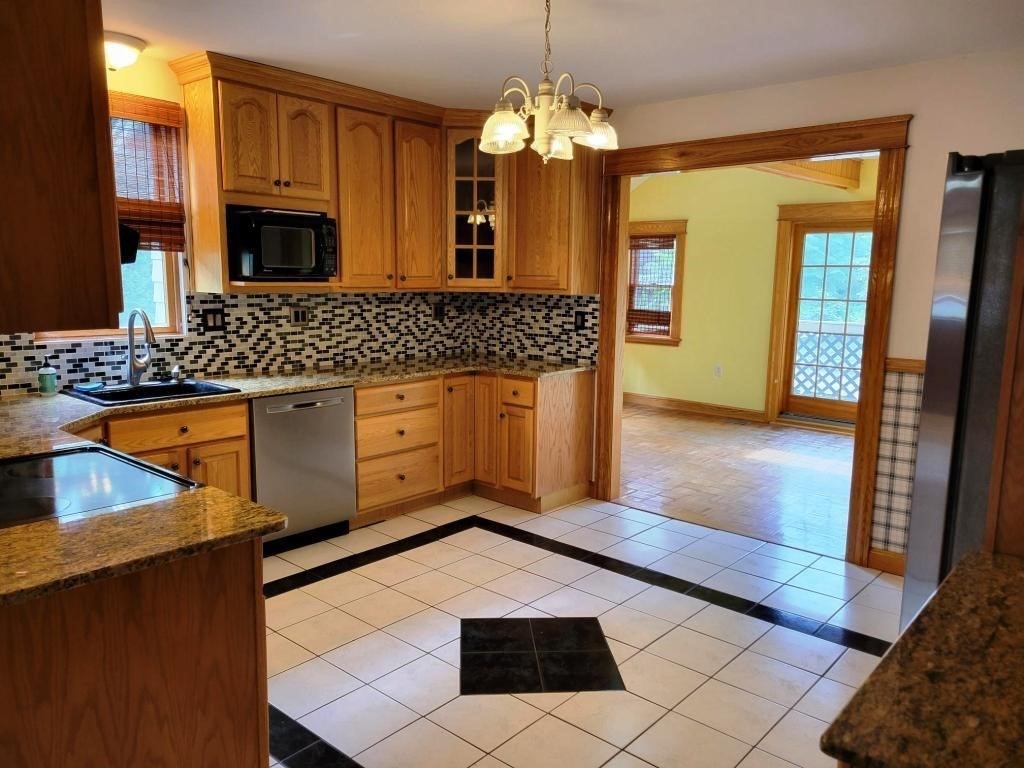 204 Massasoit Rd, Worcester