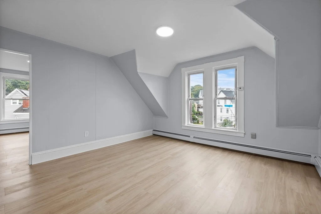 48 Hamilton Ave, Lynn