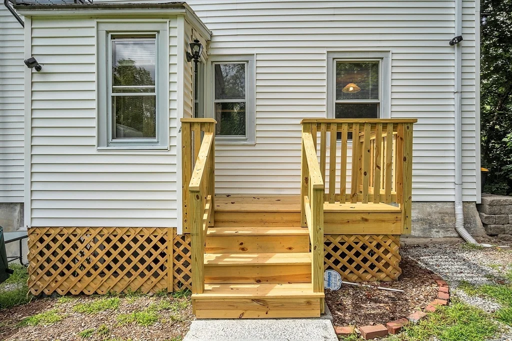87 Graniteville Rd, Westford