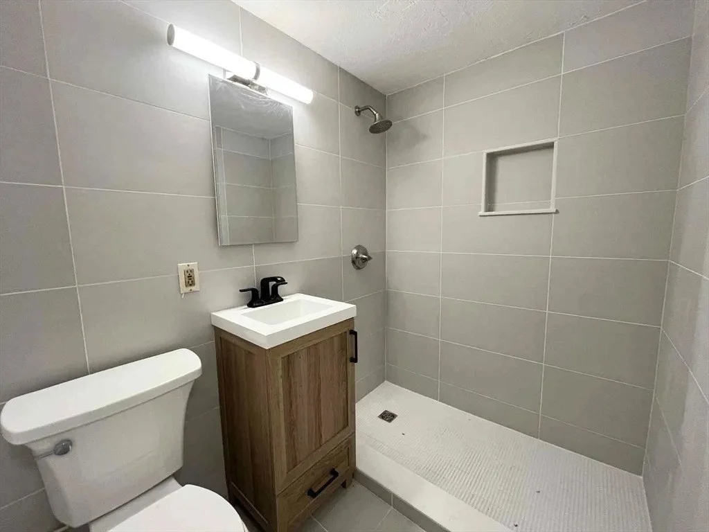 11 Cazenove, South End