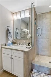 65 East India Row, Downtown