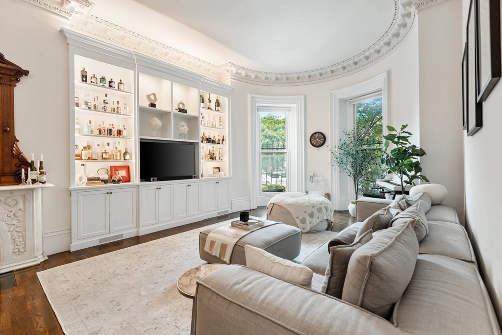 565 Massachusetts Ave, South End