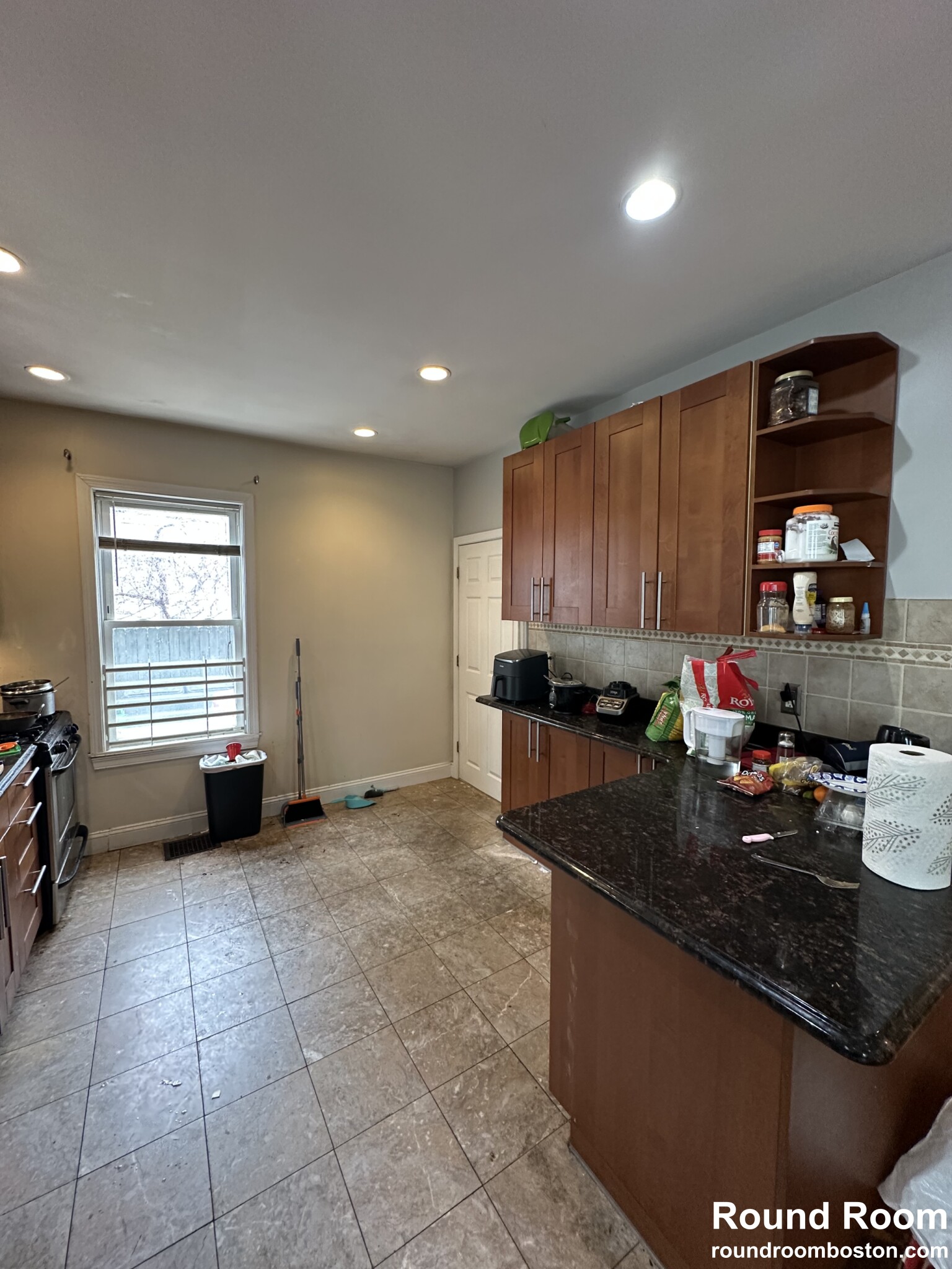 8 Montfern Ave, Oak Square