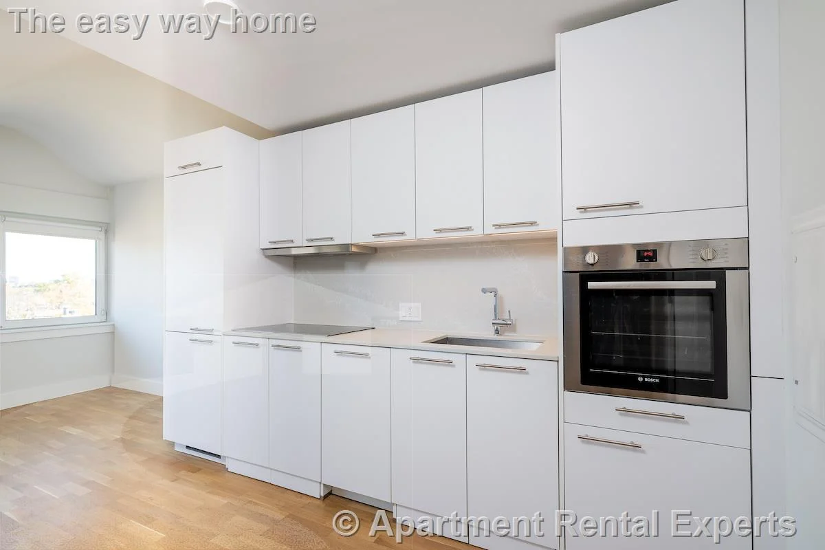 334 Harvard St, Harvard Square