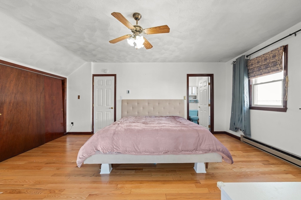 90 Florence St, Everett