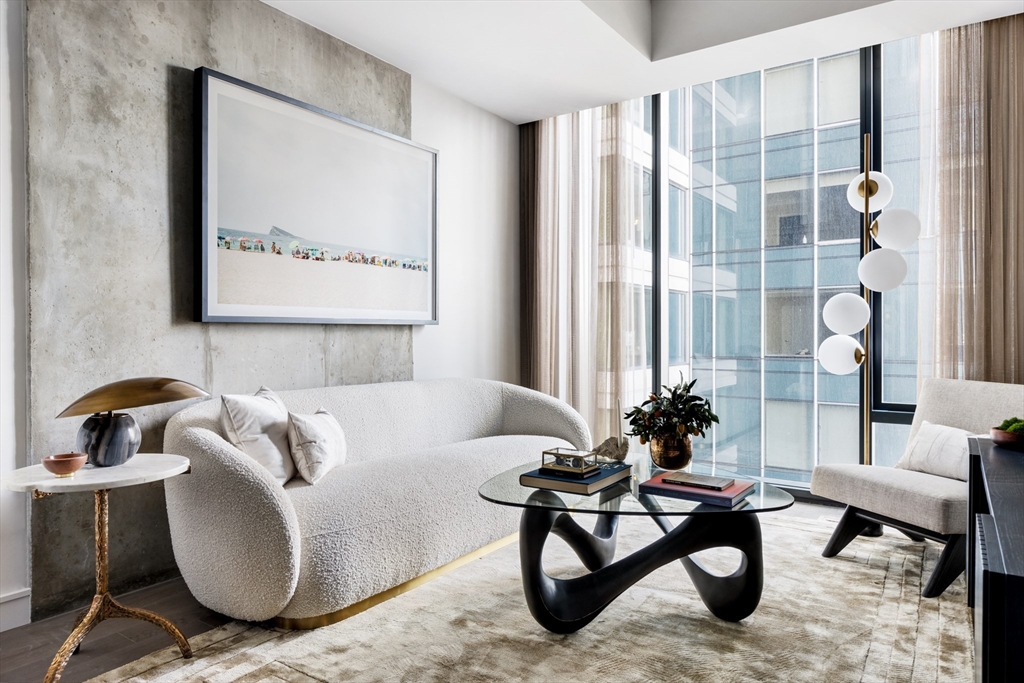 55 Lagrange, Downtown