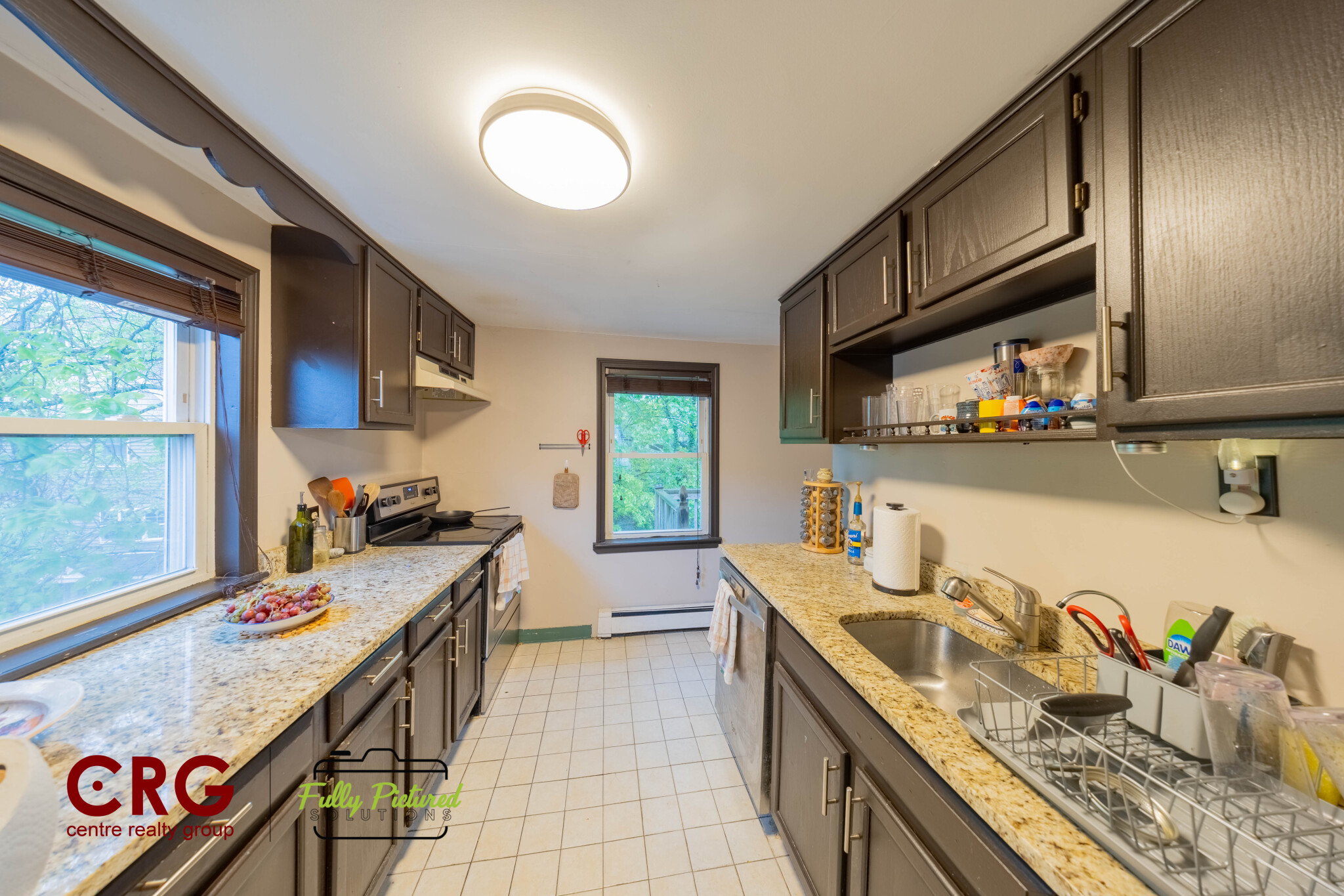 11 Beecher Ter, Thompsonville