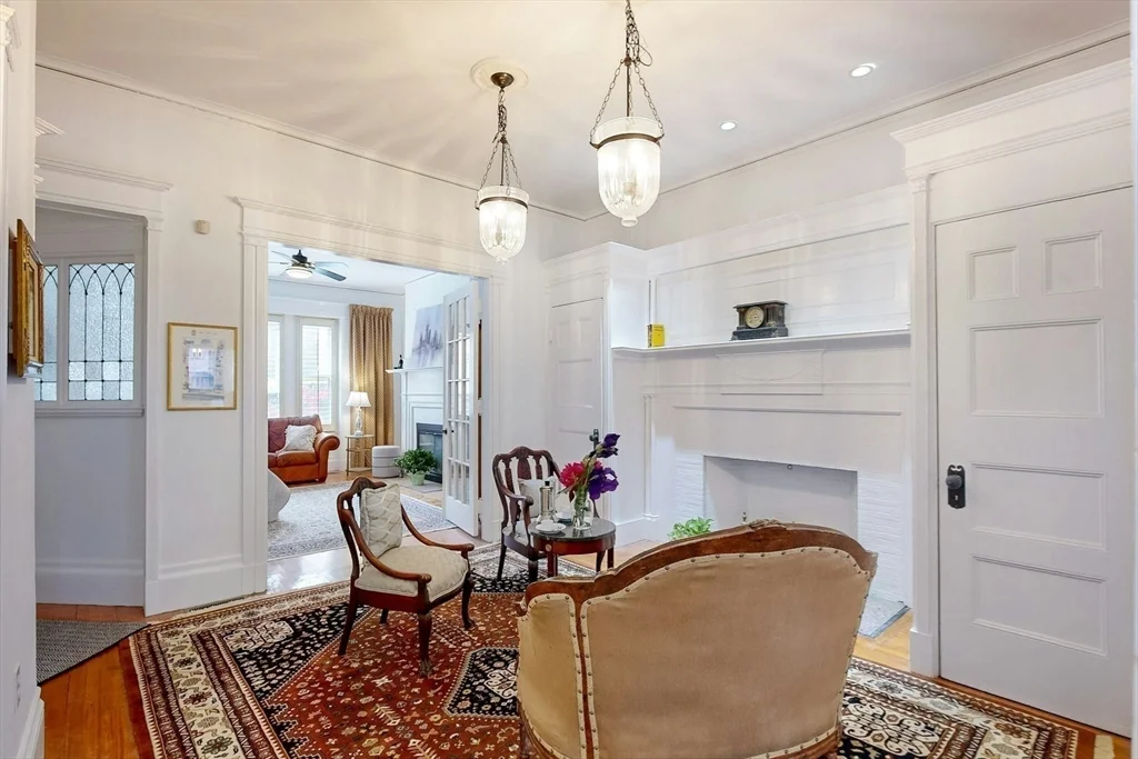 15 Garrison Rd, Brookline Hills