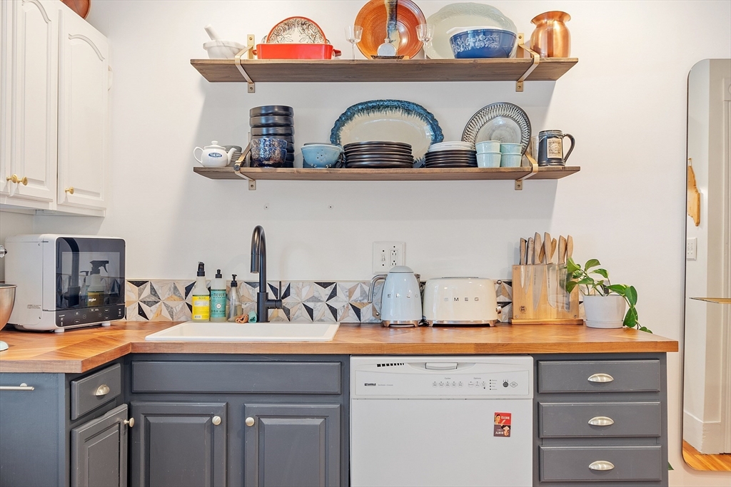 401 Cabot St, Beverly