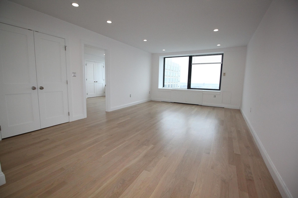 65 East India Row, Waterfront