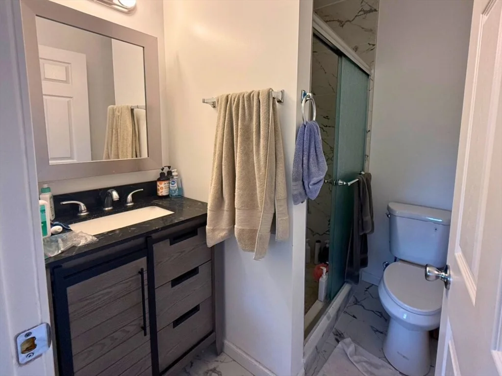 34 Cherokee, Mission Hill