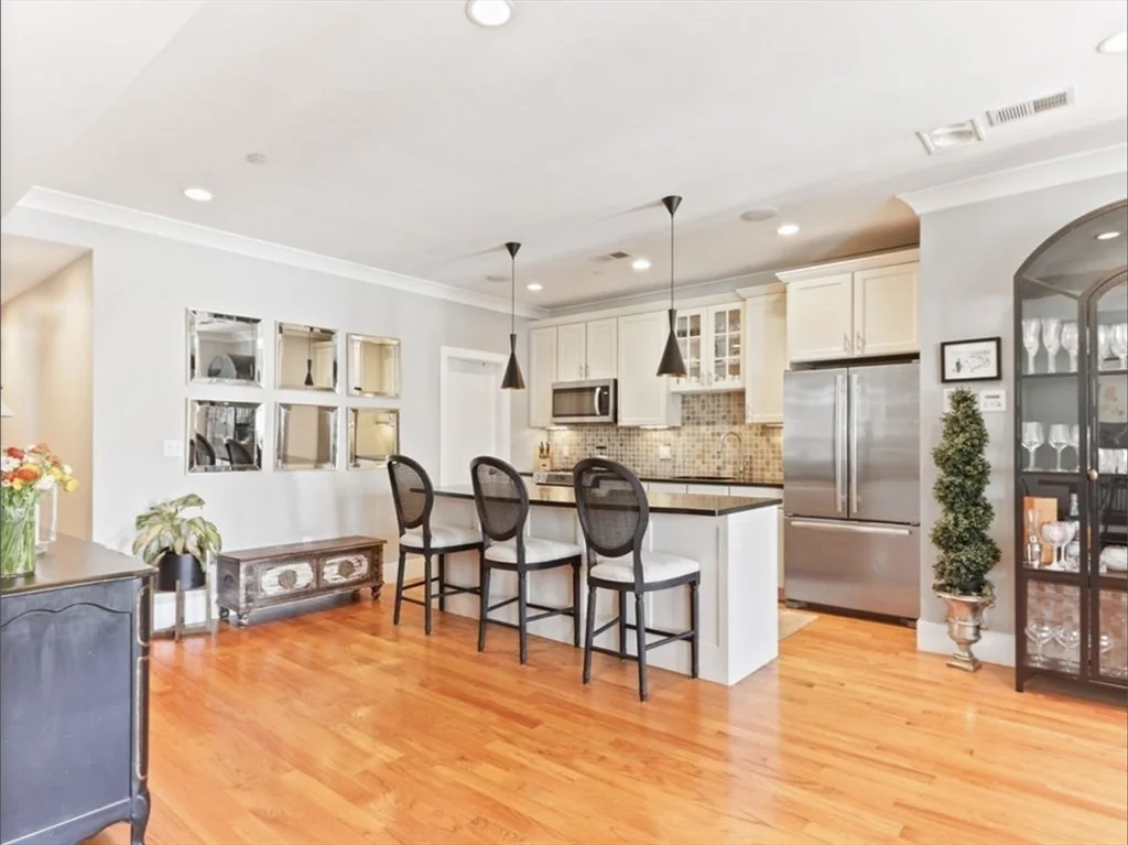 525 E 7th St, South Boston