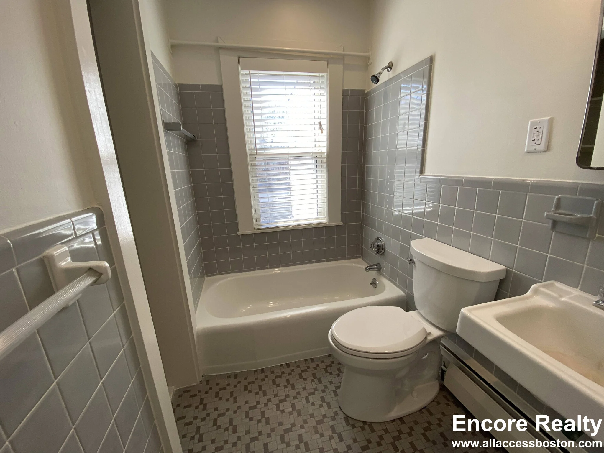 222 Banks St, Riverside