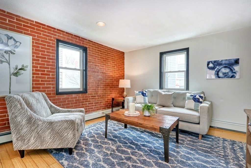 12 Jenkins St, South Boston