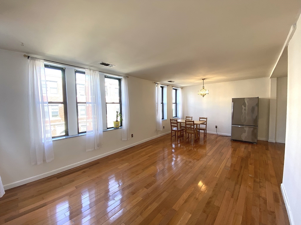 29 Brainerd Rd, Allston