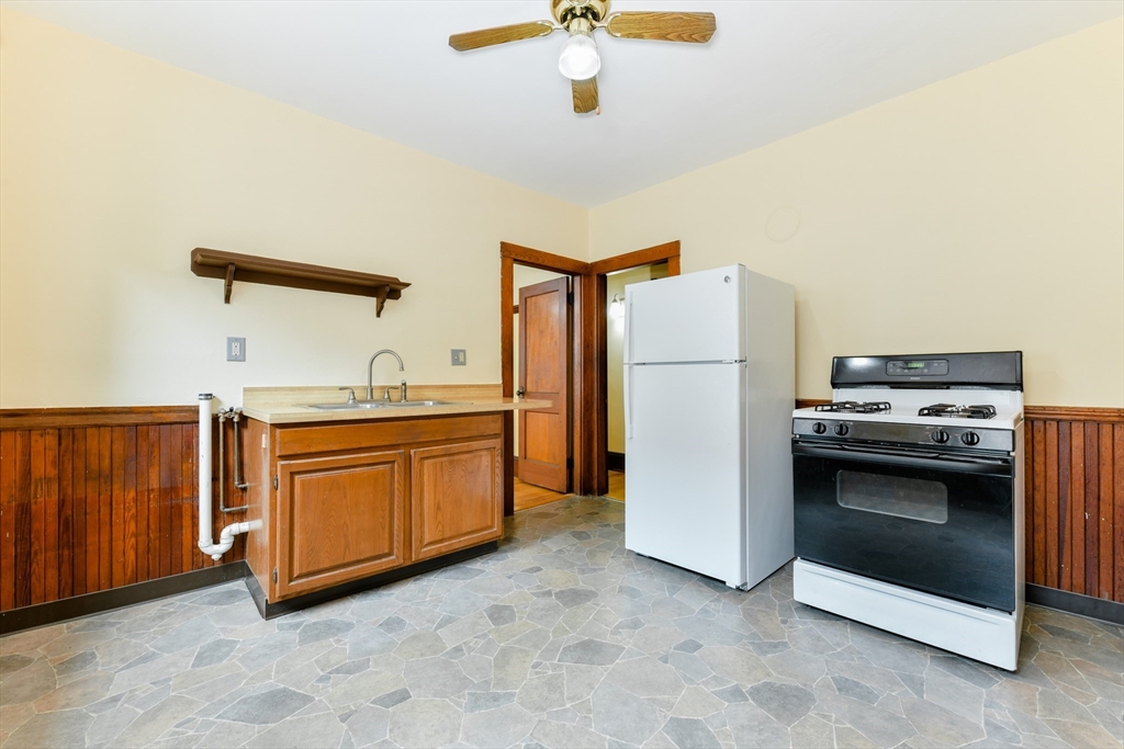 652 South, Roslindale