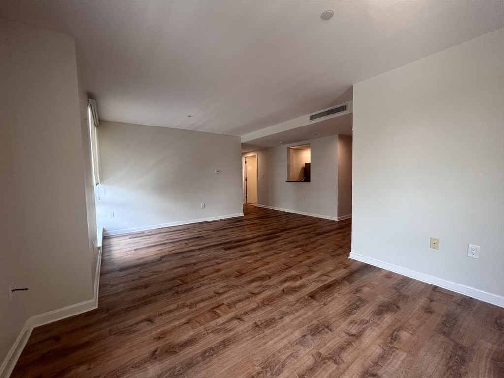 1008 Massachusetts Ave, Riverside