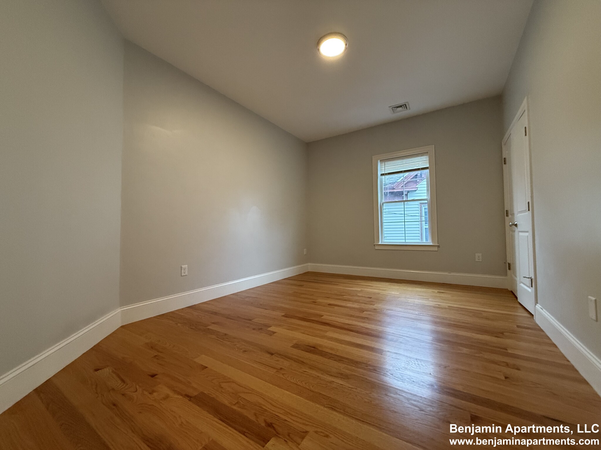 8 Islington St, Allston