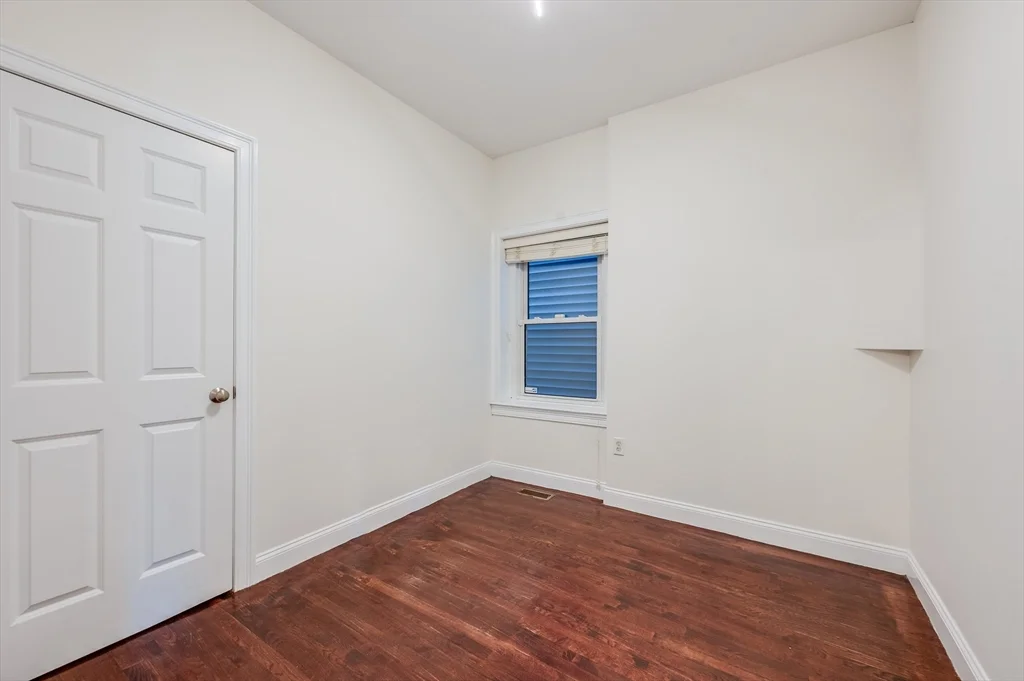 110 N St, South Boston