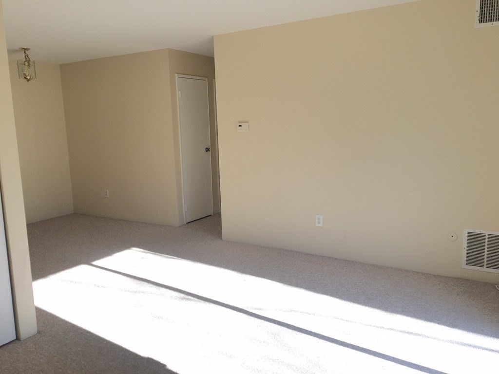 2 Village Way, Natick