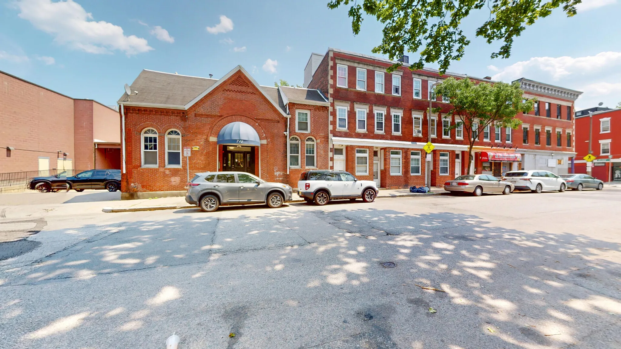 712 Shawmut Ave, Roxbury