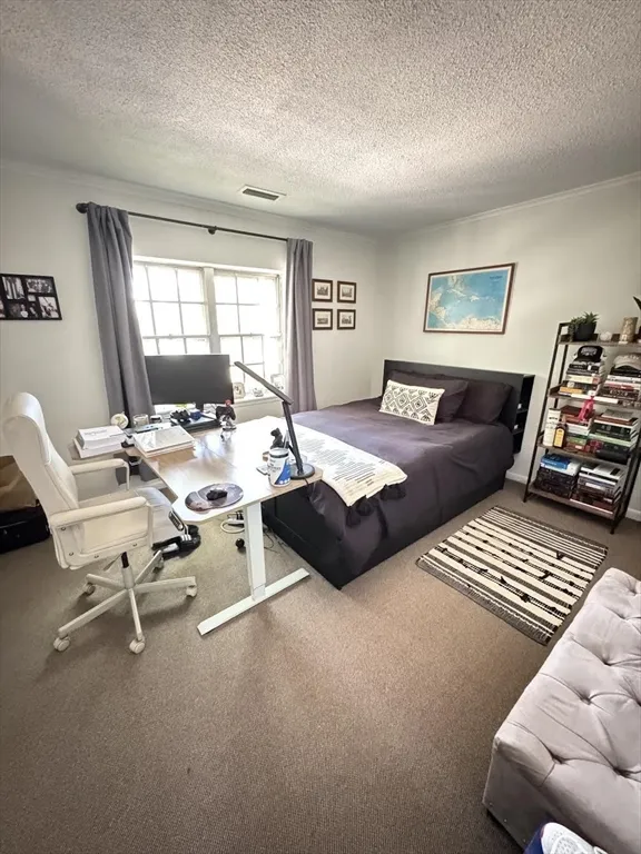 214 Lake Shore Rd, Oak Square