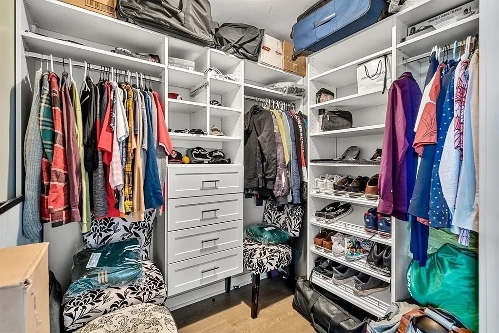 130 John St, Downtown