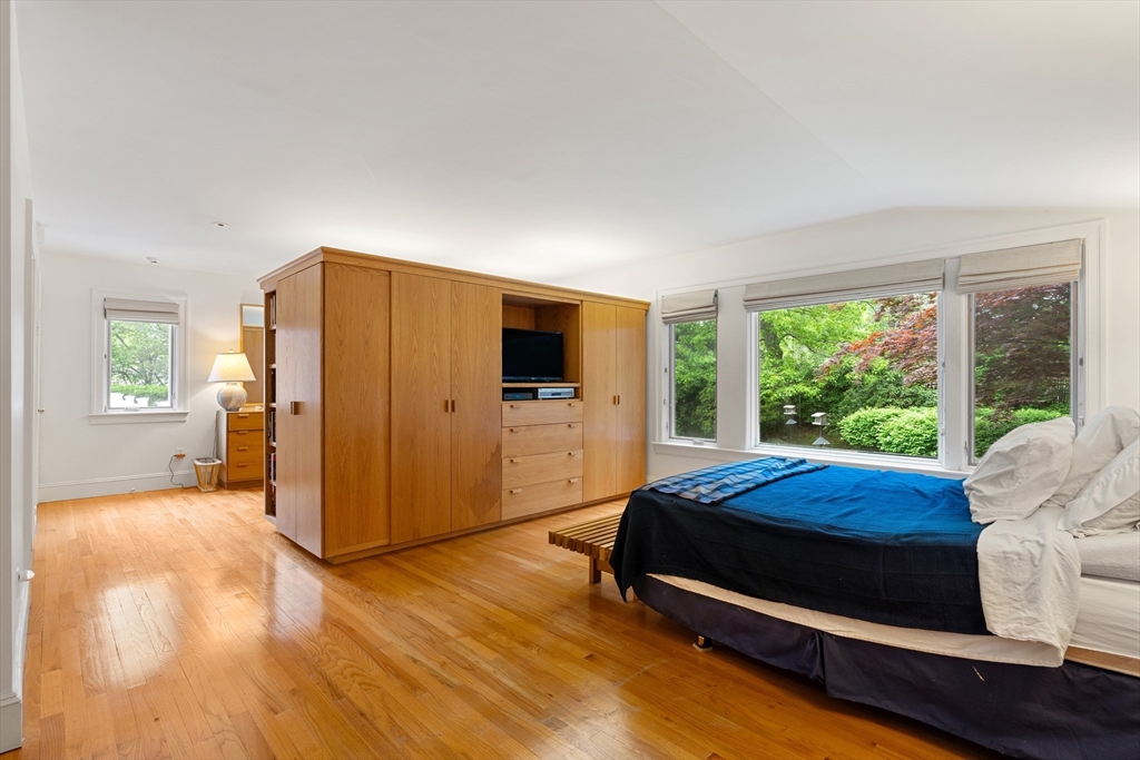 140 Paulson Rd, Waban