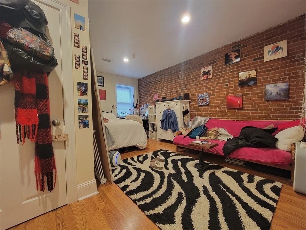 1203 Beacon St, Coolidge Corner