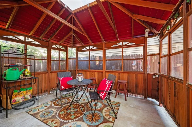 27 Gilman Ter, Winter Hill