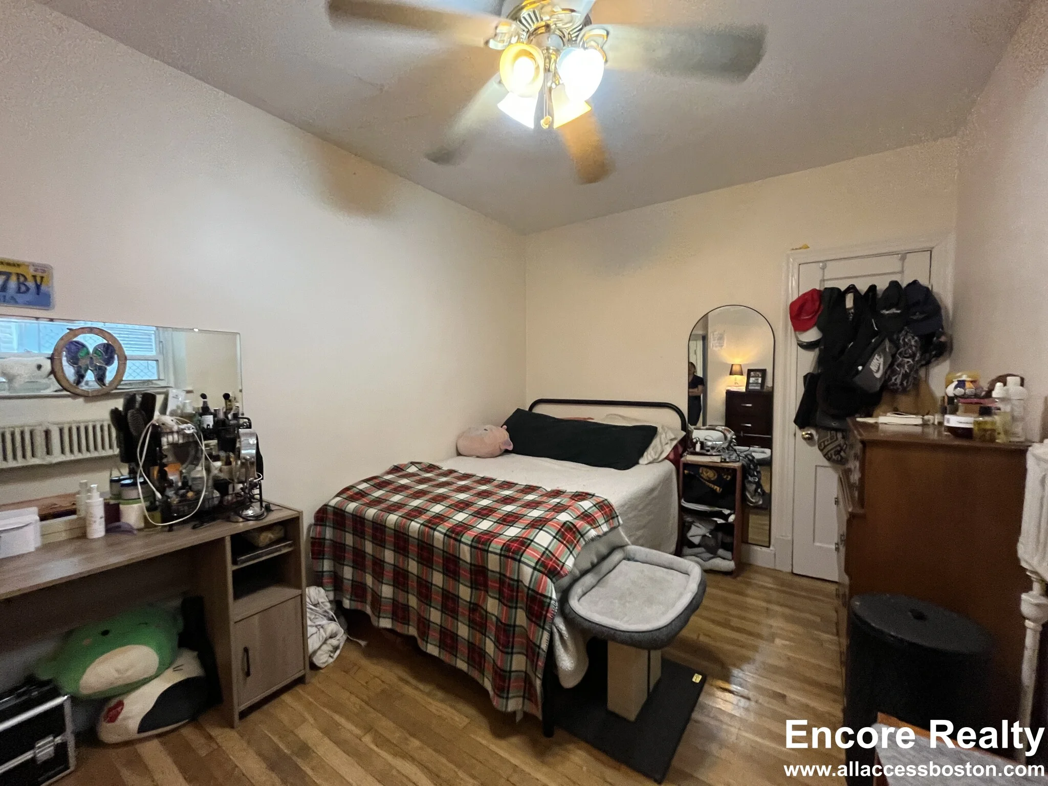 1555 Beacon St, Brookline