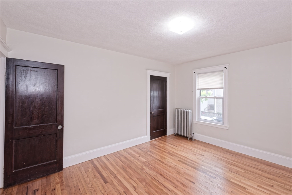 23-25 St James Ter, Newton