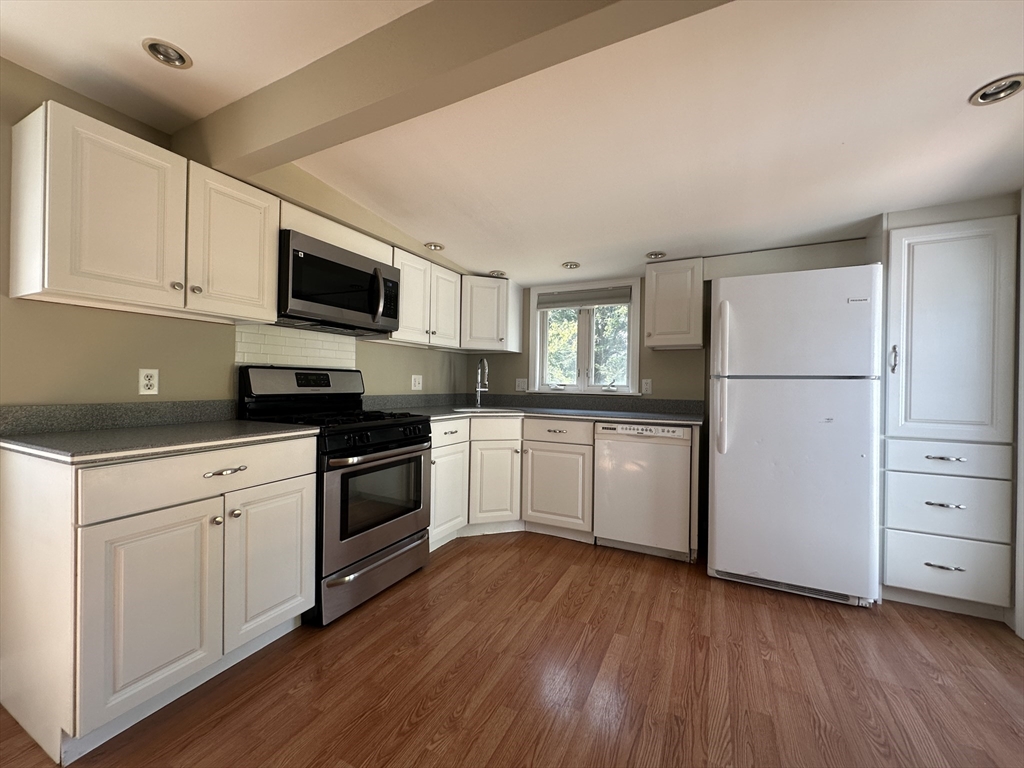 23 Safford St, Quincy