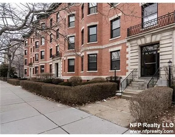 1064 Beacon St, Longwood