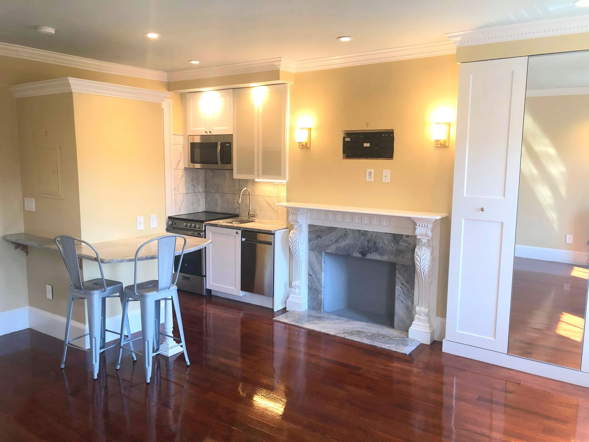 88 Charles St, Beacon Hill