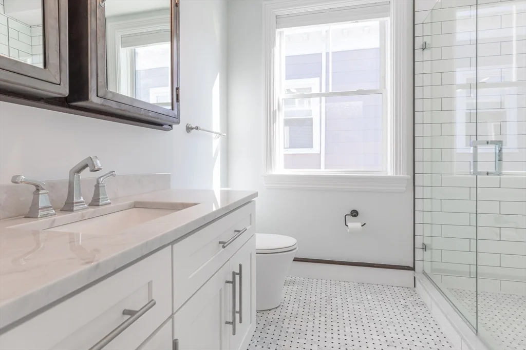 27 Howland St, Roxbury