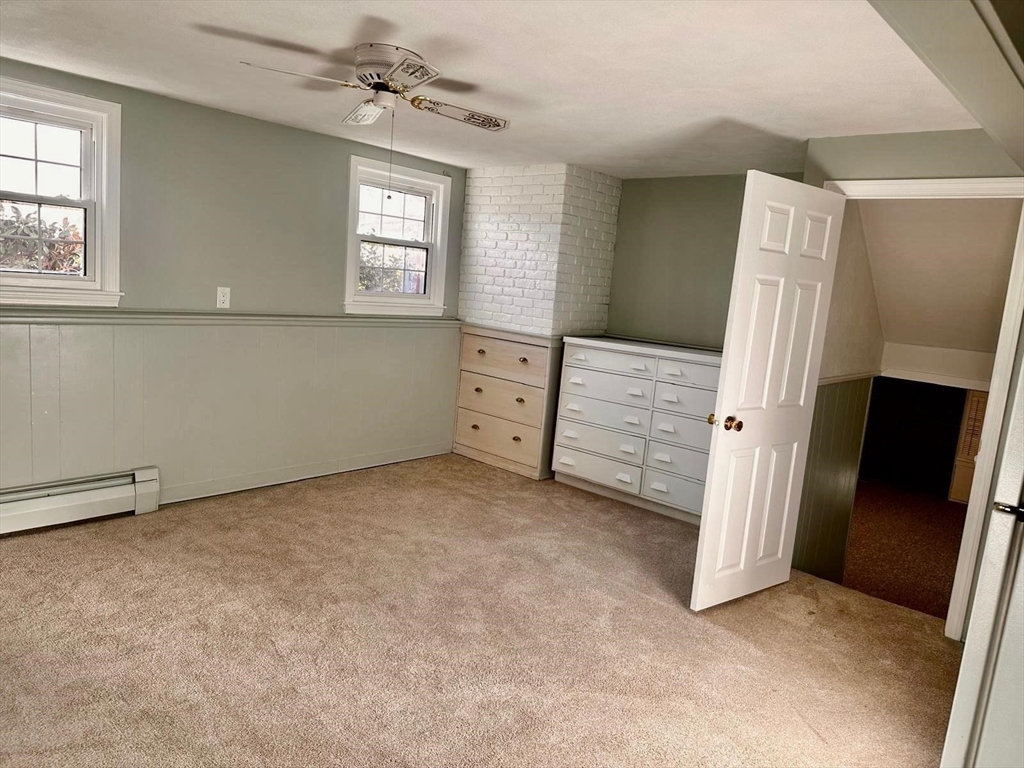 18 Spring Valley Rd, Burlington