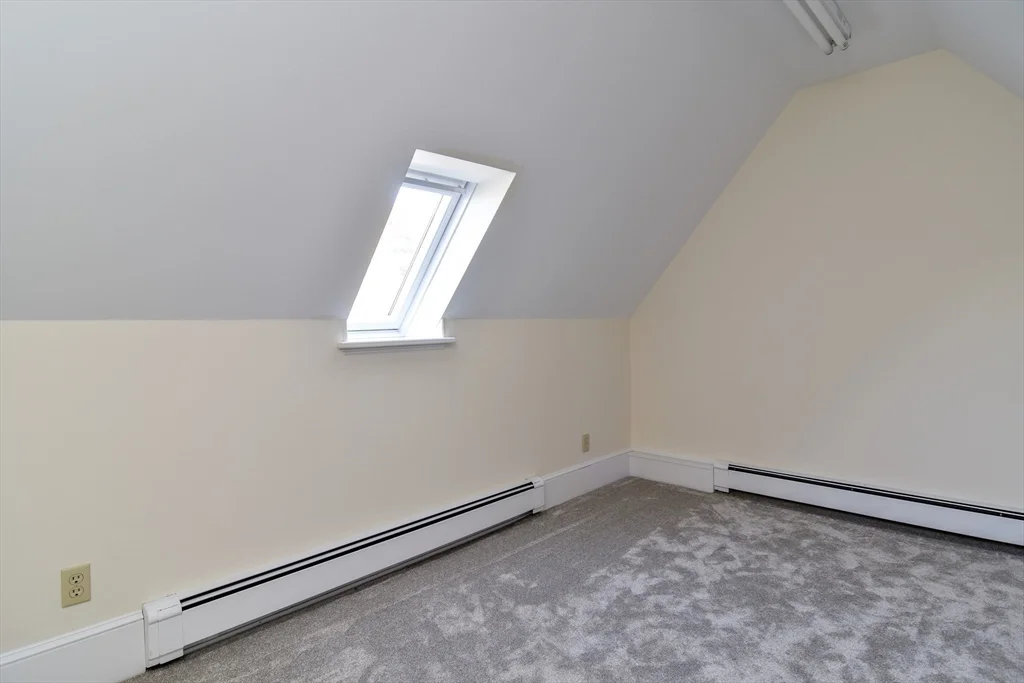 110 Main St, Hopkinton