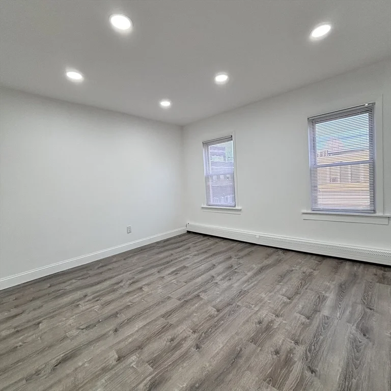 12 Pine St, Attleboro