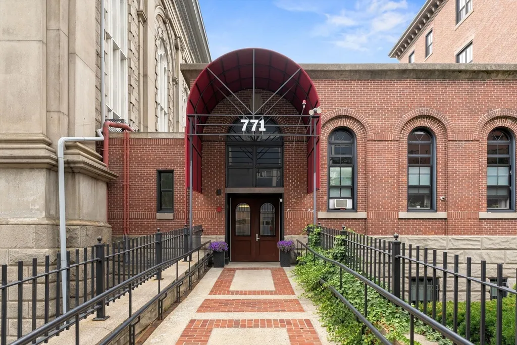 771 Harrison Ave, South End