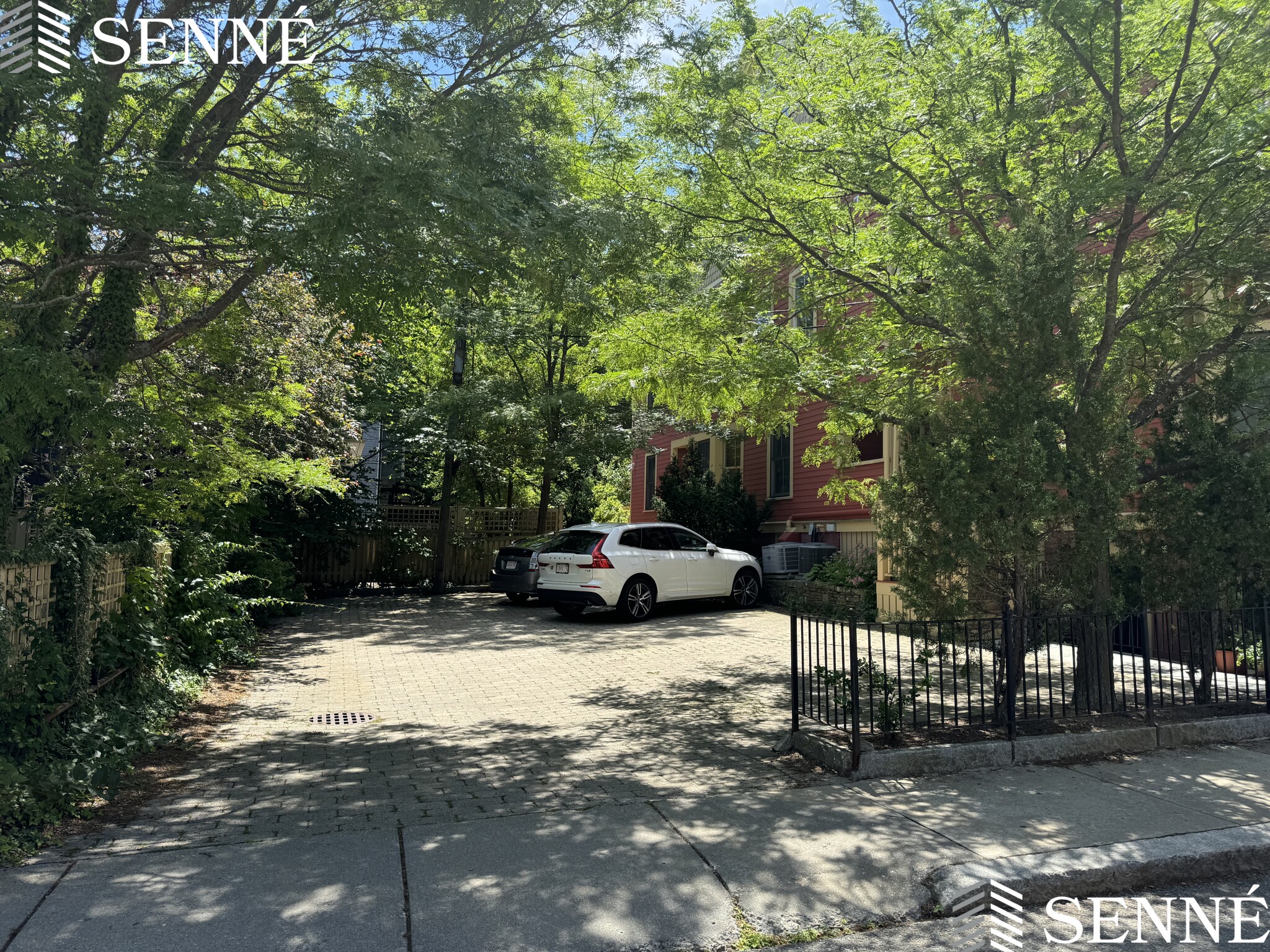 18 Whitney Ave, Cambridgeport