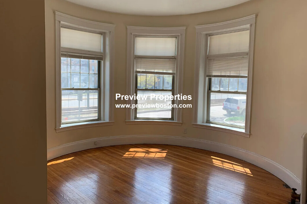 1315 Commonwealth Ave, Allston