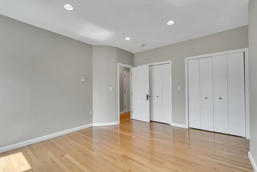 27 Worcester Sq, South End