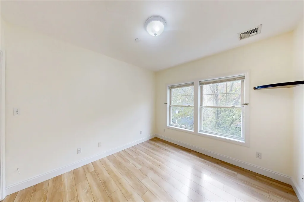 111 West 8th St, South Boston