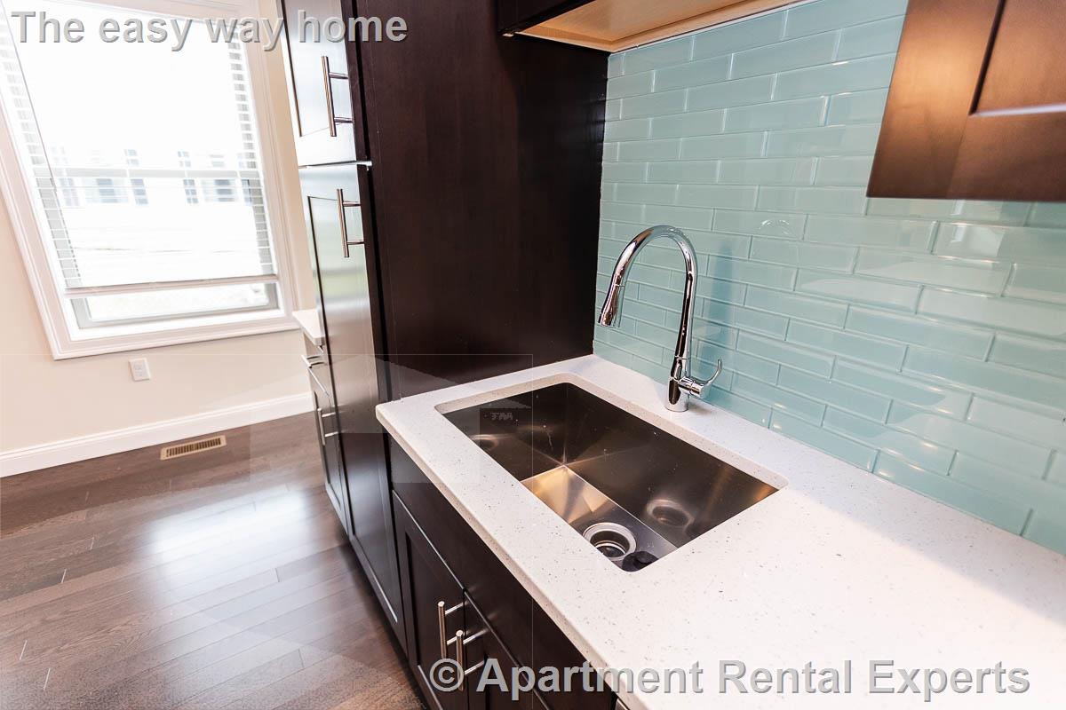 476 Fulton St, Medford Square